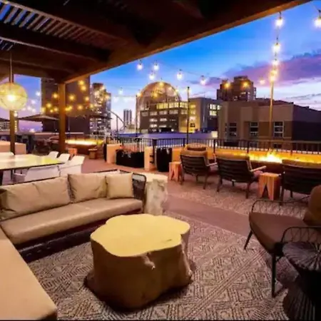 Tranquil Haven In Dtsd Close To Convention Center Apartment